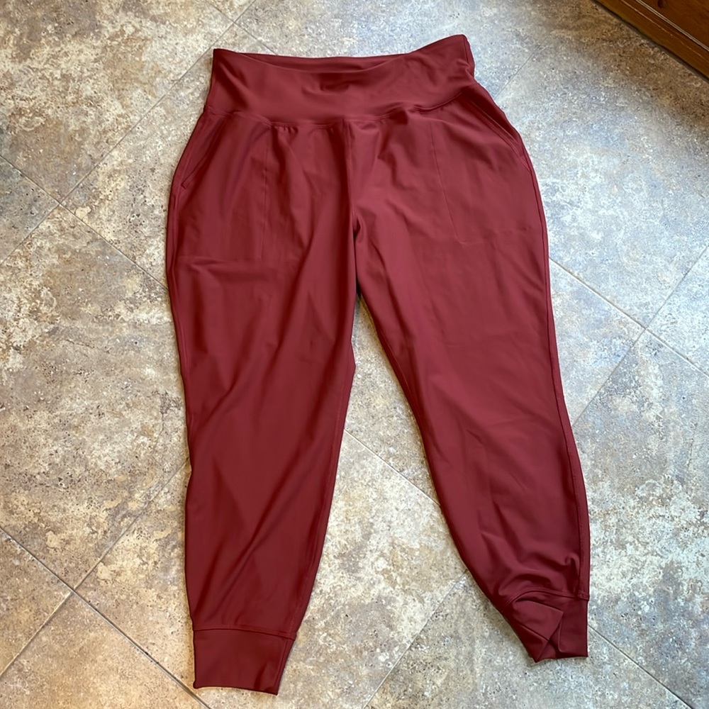 Women’s XL old navy power soft clay colored jogger leggings - worn 1X
